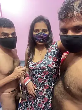 Threesomequeen Webcam-Show
