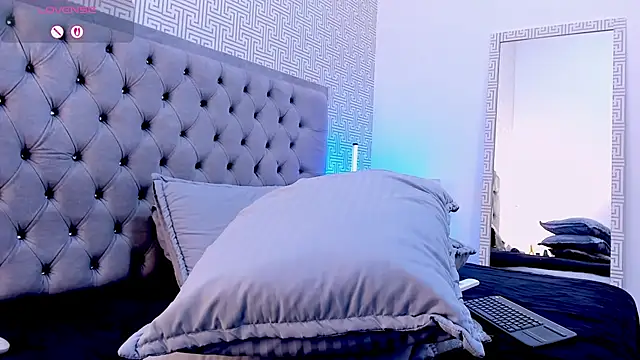 Chat XXX en directo de DianaRed_