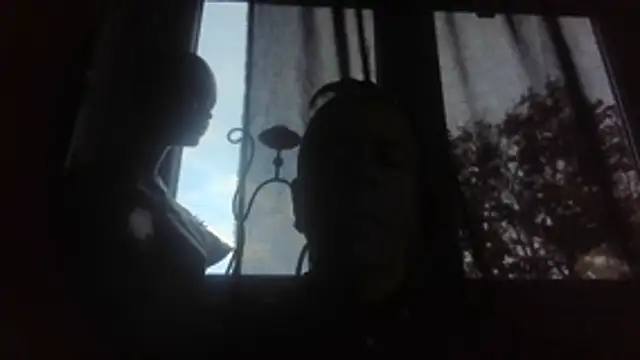 Živý XXX chat SHARPSkinhead