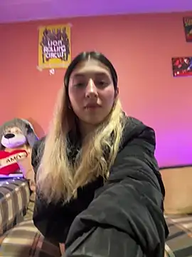 cuteweed420 Adlı Modelin Canlı XXX Sohbeti