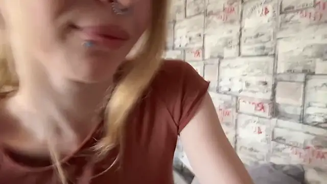 BivalentFalloff's Live XXX Chat