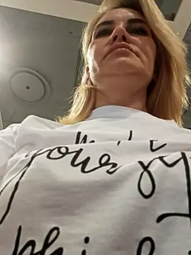 Chat XXX en directo de JennyOMay