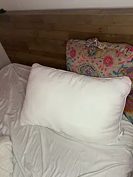 XXX chat uživo modela hollyharmd