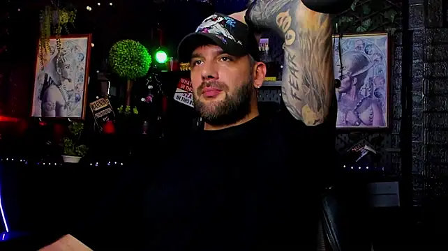 צ'אט XXX בשידור חי של LexHardy