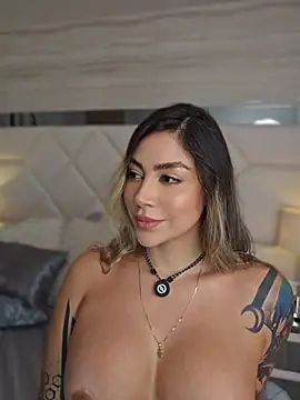 Chat +18 de Miacoleman_ ao vivo