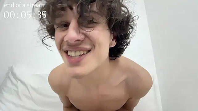 Chat +18 de ivan_abundance ao vivo