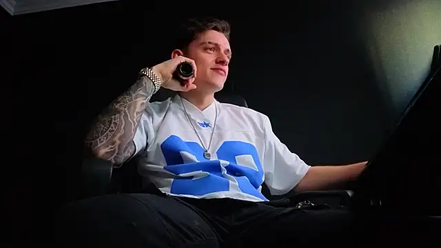 FelixStarkk live XXX chat