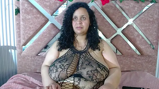 Danielaa_a Chat XXX in diretta