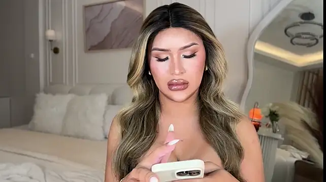 Your_Majesty_Tyra Chat XXX live