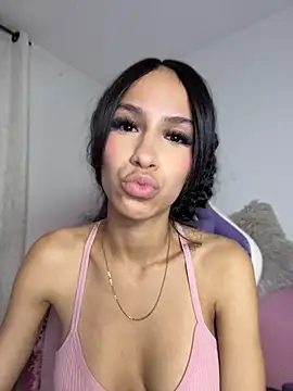 צ'אט XXX בשידור חי של Miaa_love6969