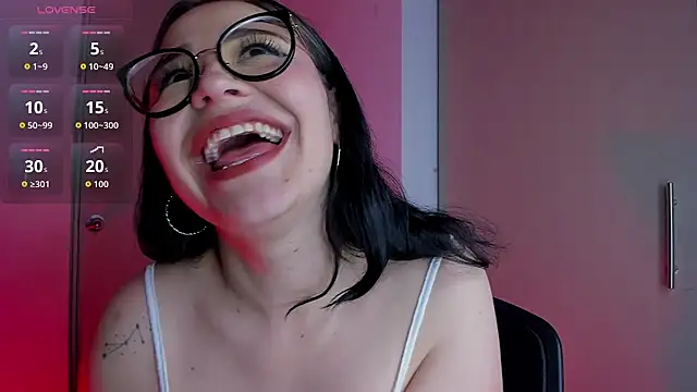 LuisaGranados' Live XXX Chat