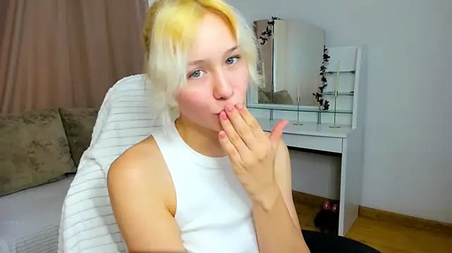 EmilyTrase Adlı Modelin Canlı XXX Sohbeti