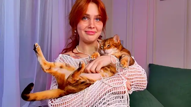 צ'אט XXX בשידור חי של AliceOfWonders