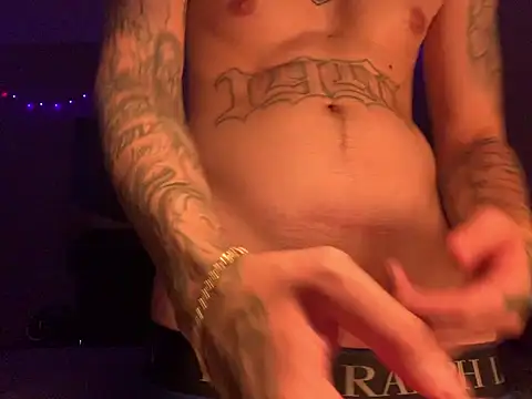 JuicyJoshyのライブXXXチャット