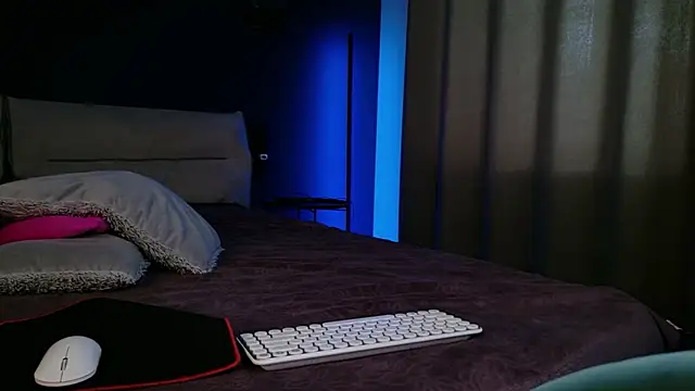 Di_na_Bell Adlı Modelin Canlı XXX Sohbeti