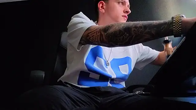 Chat XXX ao vivo de FelixStarkk