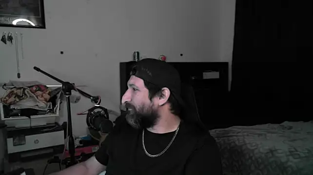 DevilPup75_ Chat XXX in diretta
