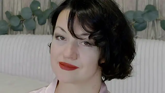 ClassyTinaa – Naživo XXX chat