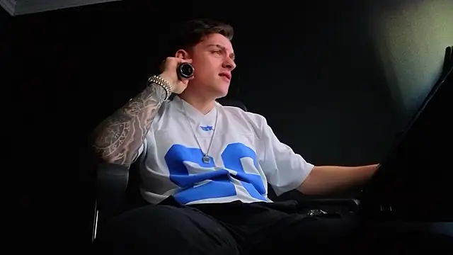 FelixStarkk's Live XXX Chat