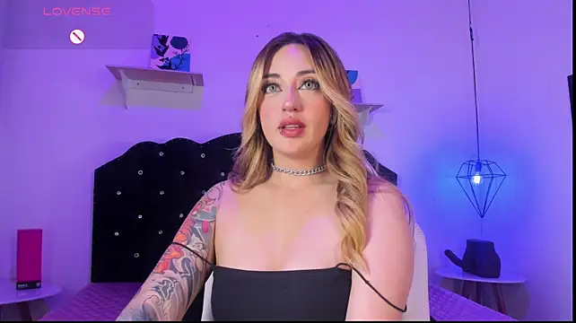 צ'אט XXX בשידור חי של _mykinkydoll_