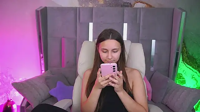 Онлайн чат XXX TinyNatalie