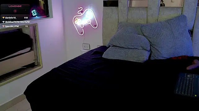 aaron_bolt 라이브 XXX 채팅