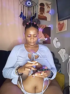 XXX chat uživo modela CocoBootyyy