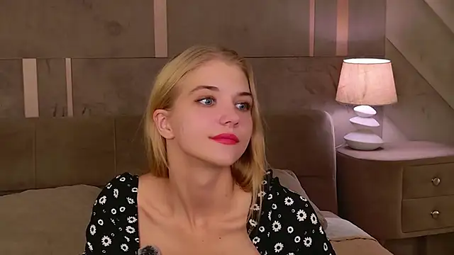 4example_Chloe Live XXX-chat