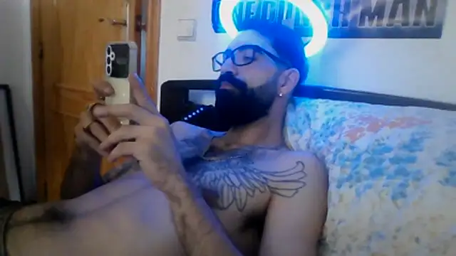MorenodickStrong Live XXX Chat