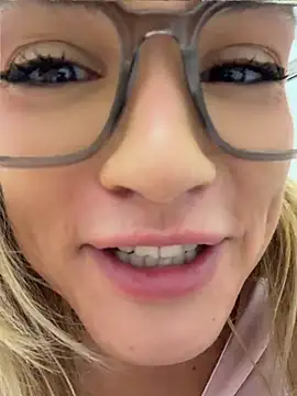 Chat +18 de Nicoleevien ao vivo