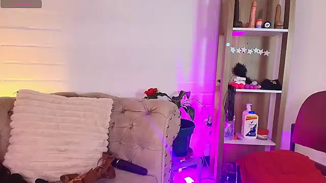 EllenaBoobs_ 现场XXX聊天