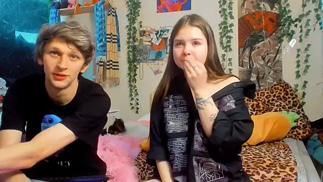 XXX chat uživo modela HateEmotions