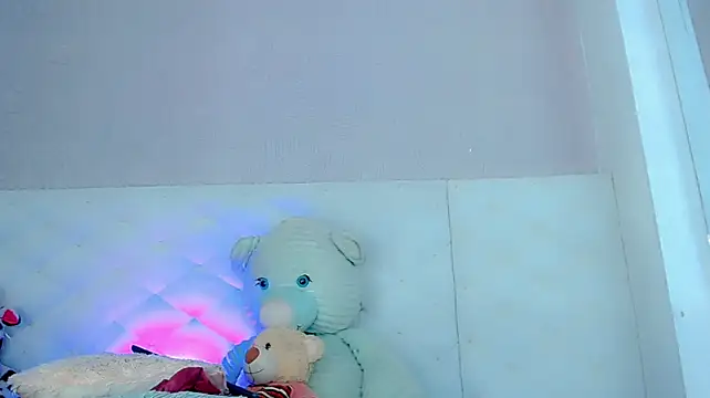 Chat +18 de sheylarjenner_23 ao vivo