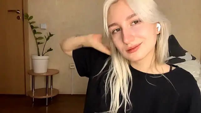 Chat XXX en directo de LishaNuding
