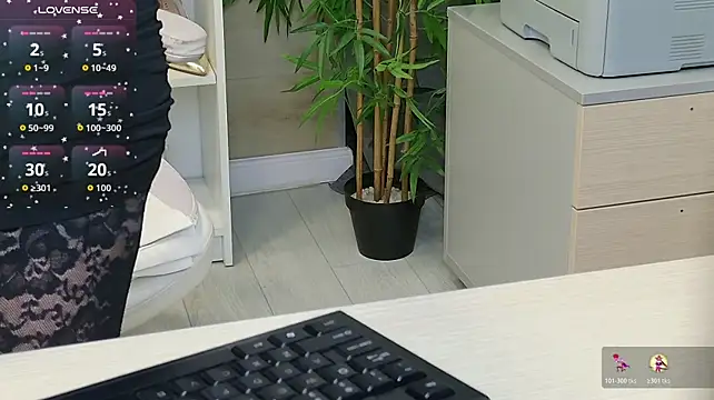 LadyLeea Adlı Modelin Canlı XXX Sohbeti