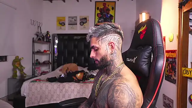 Czat XXX na żywo – logan_hugh8