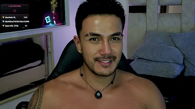 aaron_bolt Live XXX-Chat