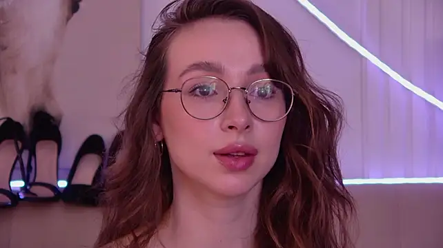 Emily_Simon – Naživo XXX chat