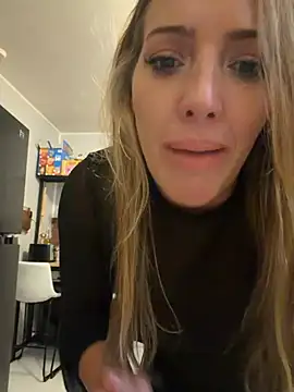 hollyharmd – Naživo XXX chat