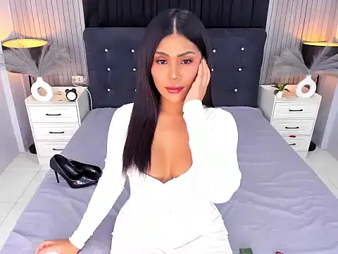 EllaCalifa Adlı Modelin Canlı XXX Sohbeti