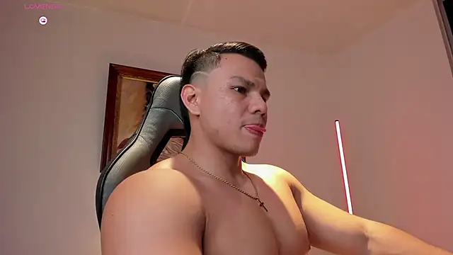 RoyConstance Chat XXX live