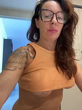 claraxloveuse Adlı Modelin Canlı XXX Sohbeti
