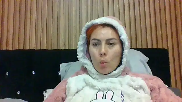 Chat +18 de AnnyaEvans ao vivo