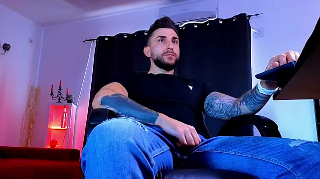 MightyAaron66 – Naživo XXX chat