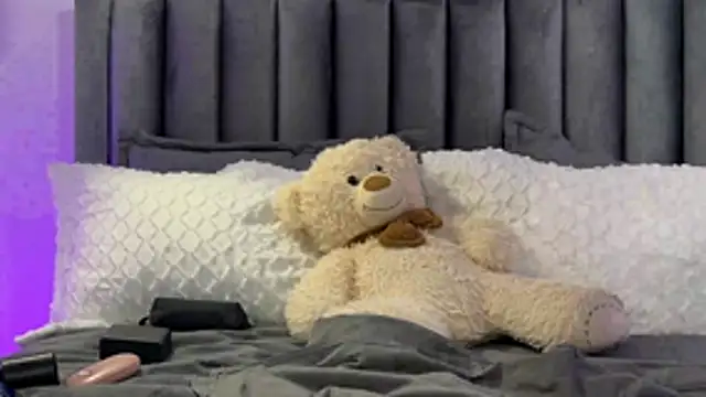 Chat +18 de CharlottX ao vivo