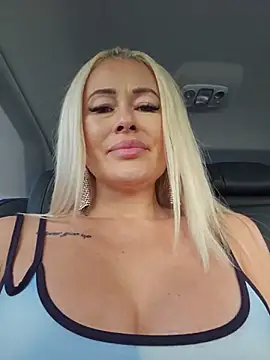 MILFBARBY 现场XXX聊天