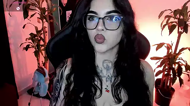 MissCharlottte_18's Live XXX Chat