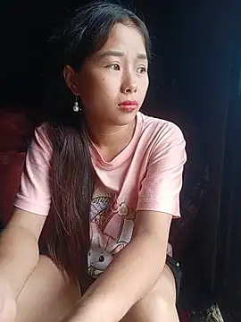 HeresThuy22's Live XXX Chat