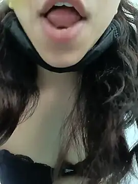 Chat +18 de HazelCharm ao vivo