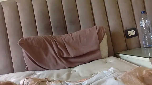 CaiBull Live XXX-chat